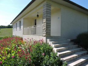 Maison Indépendante avec Grand Jardin, Cheminée, Wifi et Équipements de Loisirs à Agonac - FR-1-616-97